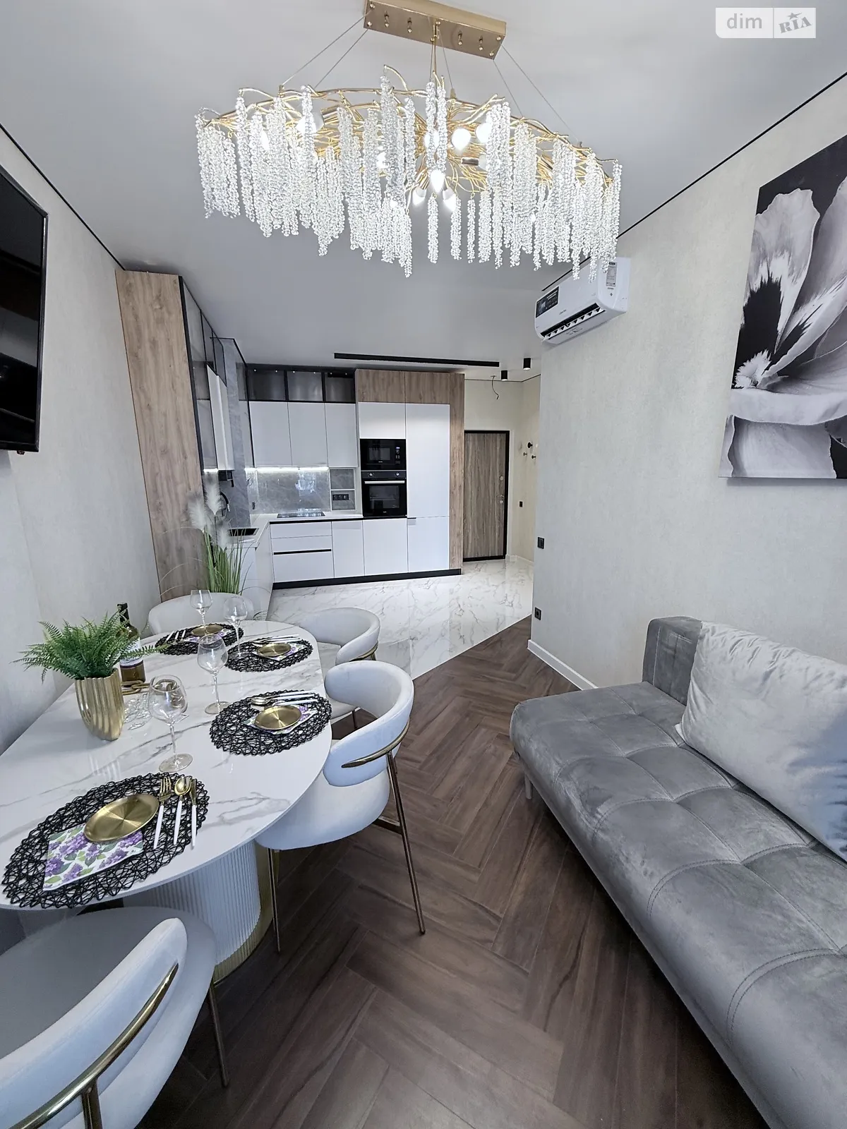 Продается 2-комнатная квартира 70 кв. м в Одессе, ул. Генуэзская, 1/1 - фото 1