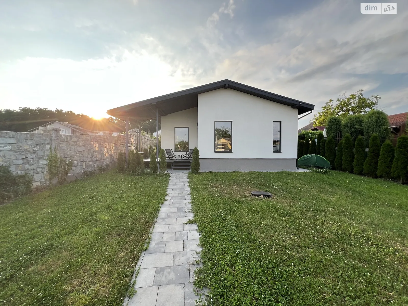 Продается дом на 2 этажа 134 кв. м с террасой, цена: 250000 $ - фото 1