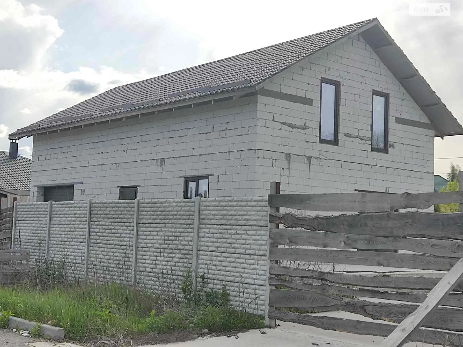 Продается дом на 2 этажа 160 кв. м с подвалом, цена: 70000 $ - фото 1