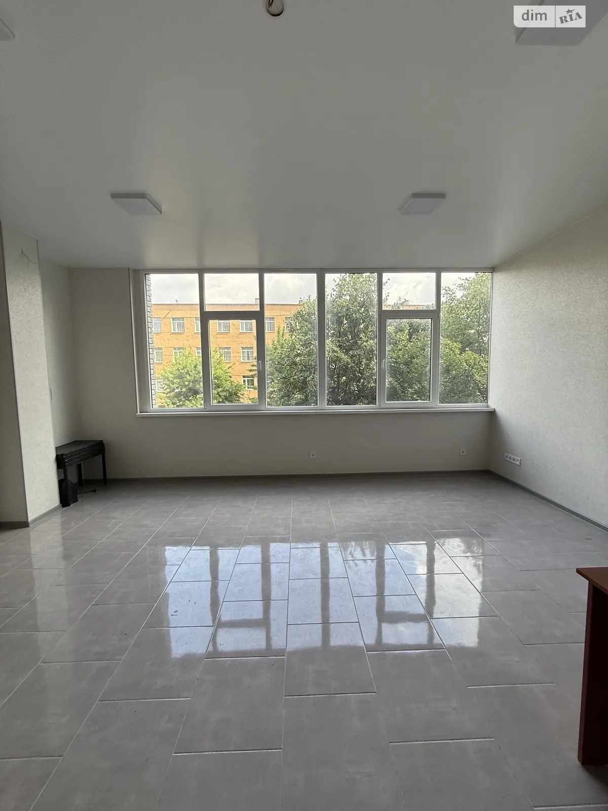 Продається офіс 29 кв. м в бізнес-центрі, цена: 22000 $ - фото 1