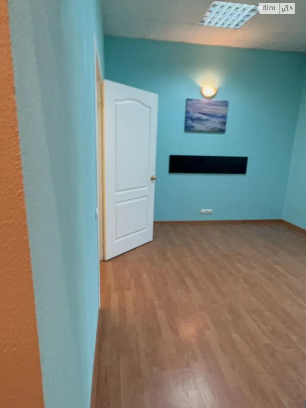 Сдается в аренду офис 30 кв. м в бизнес-центре, цена: 7900 грн - фото 1