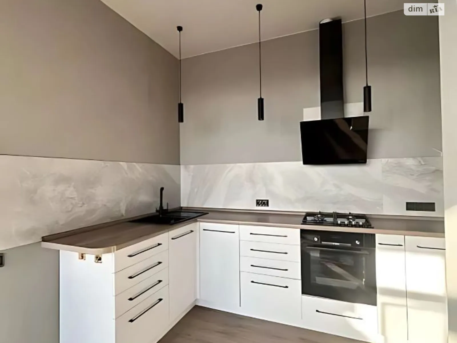 Продається 2-кімнатна квартира 69.7 кв. м у Одесі, вул. Довга, 1А - фото 1