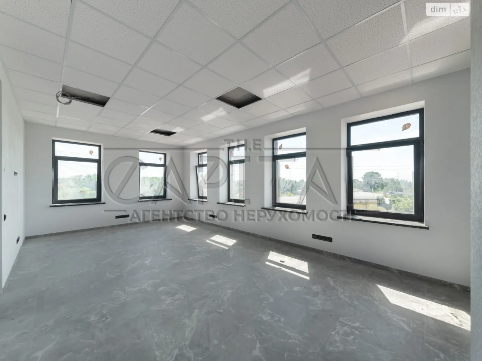 Сдается в аренду офис 435 кв. м в бизнес-центре, цена: 5500 $ - фото 1