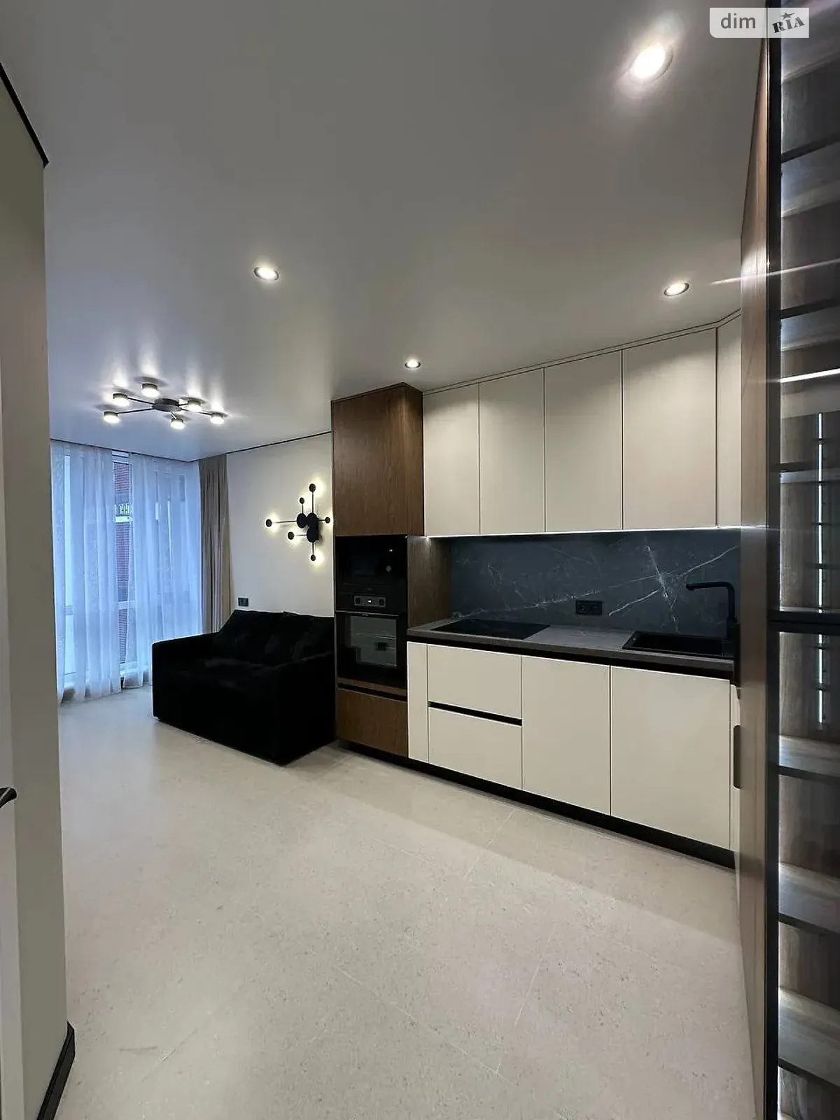Продается 1-комнатная квартира 36.5 кв. м в Ивано-Франковске, ул. Ленкавского - фото 1
