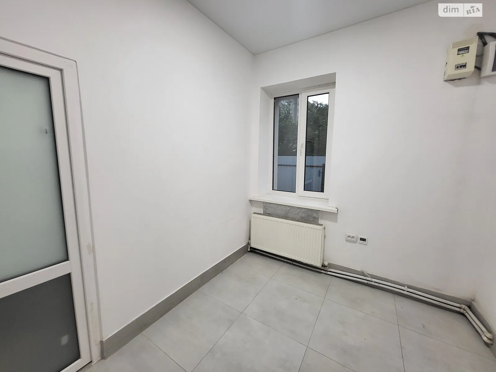Здається в оренду офіс 8 кв. м в бізнес-центрі, цена: 4000 грн - фото 1