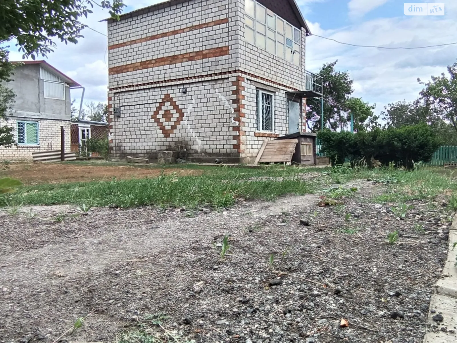 Продается дом на 2 этажа 40 кв. м с гаражом, цена: 5000 $ - фото 1