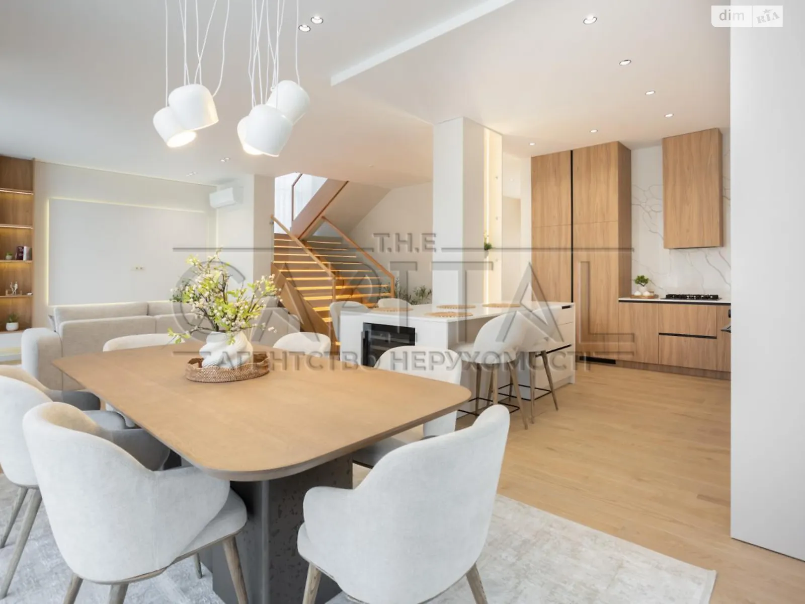 Продается дом на 2 этажа 240 кв. м с террасой, цена: 660000 $ - фото 1