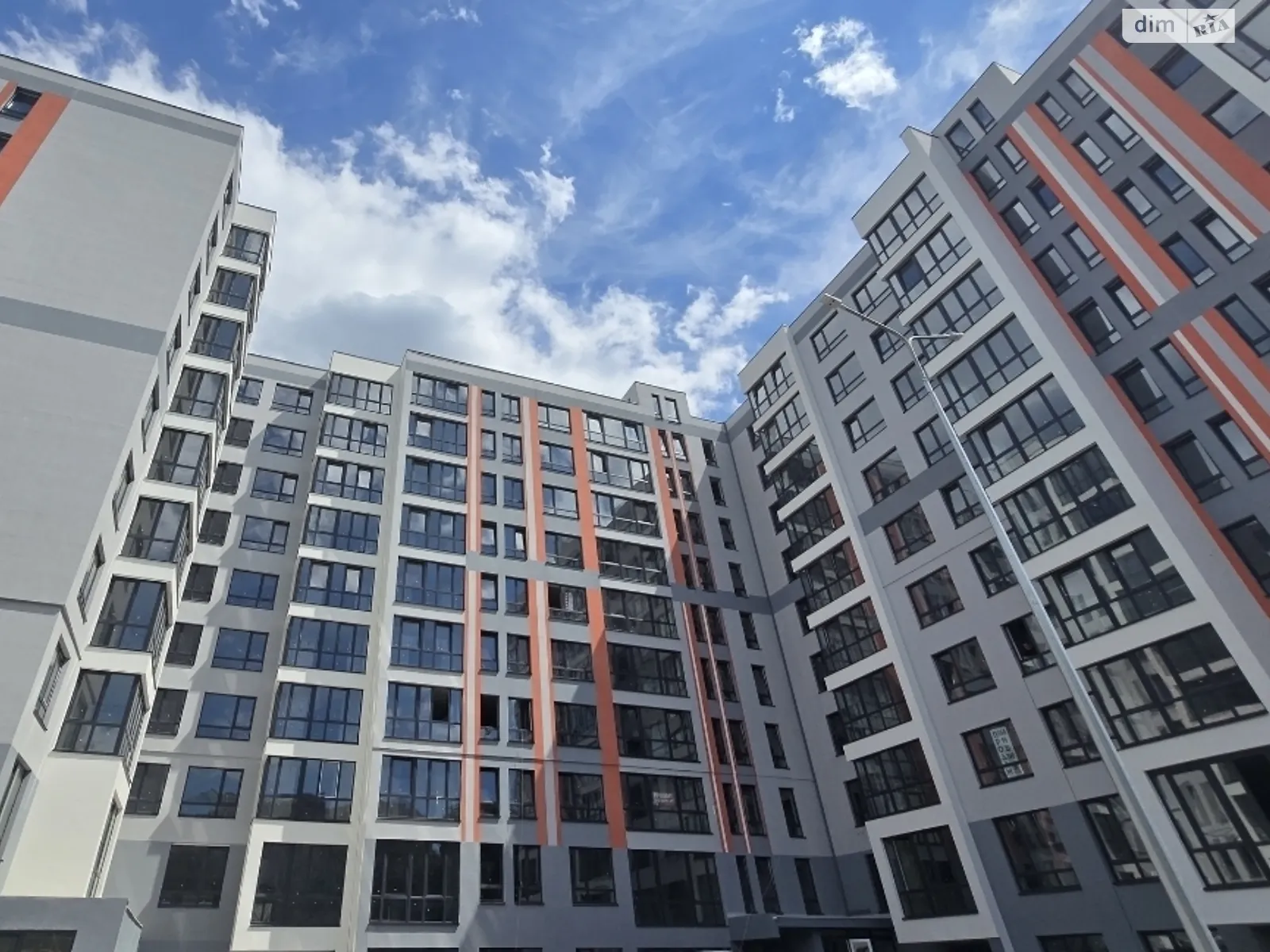 Продается 1-комнатная квартира 53 кв. м в Виннице, пл. Привокзальная, 30 - фото 1