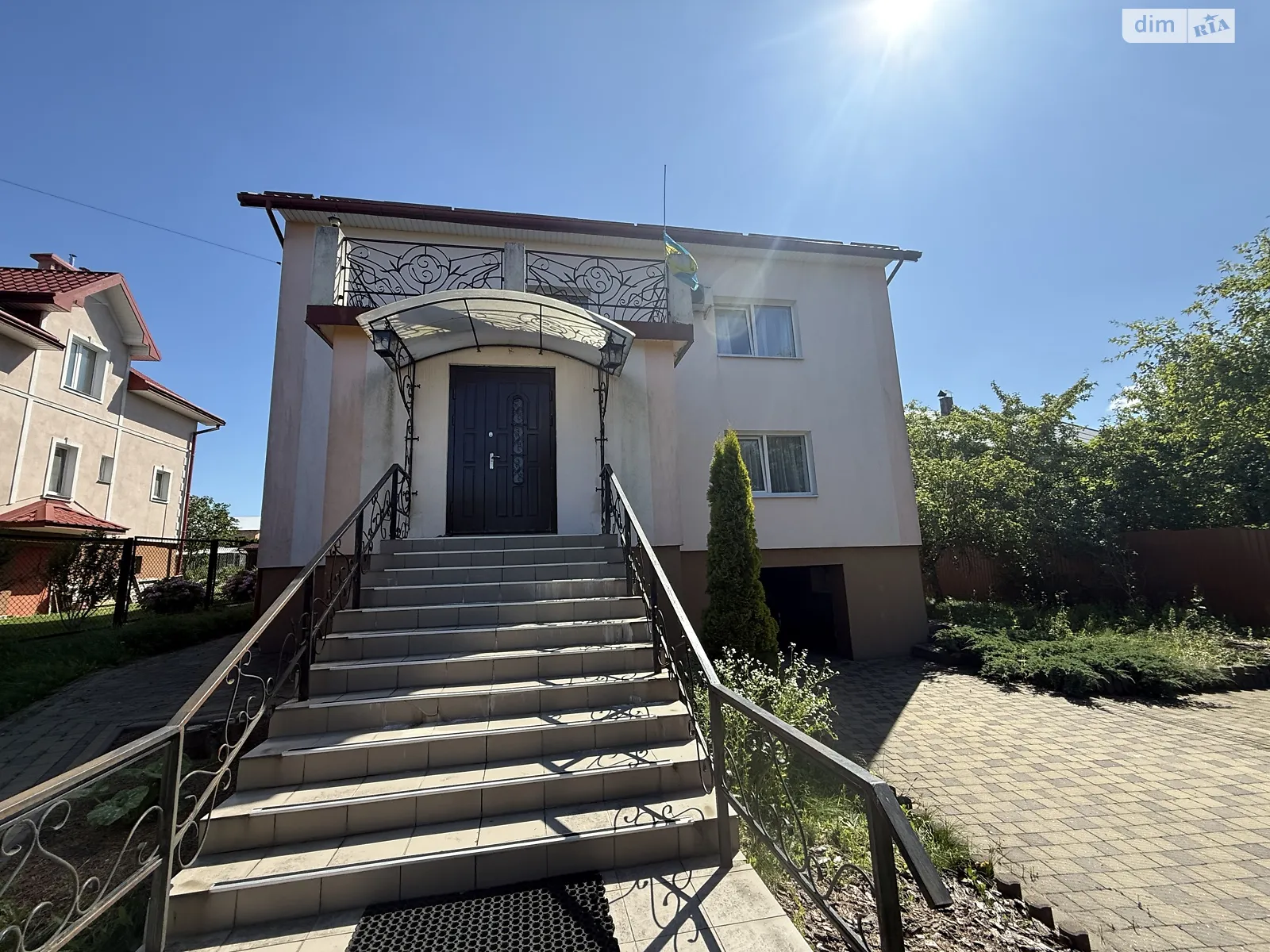 Продается дом на 2 этажа 369 кв. м с камином, цена: 207000 $ - фото 1
