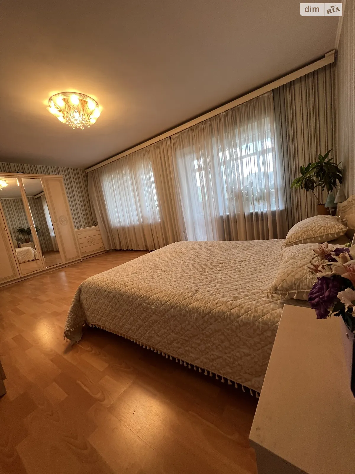 Продается 2-комнатная квартира 94.8 кв. м в Днепре, ул. Грушевского Михаила, 1 корпус 1 - фото 1