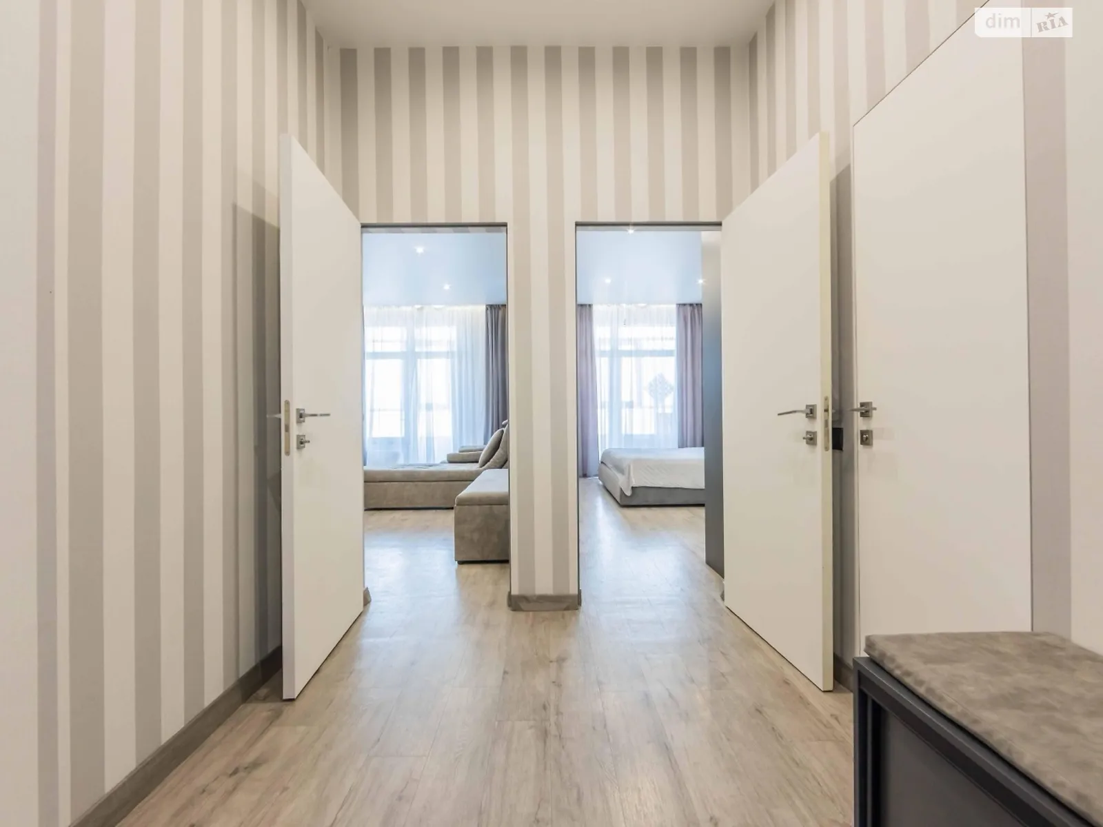 Сдается в аренду 1-комнатная квартира 70 кв. м в Киеве, бул. Леси Украинки, 7В - фото 1