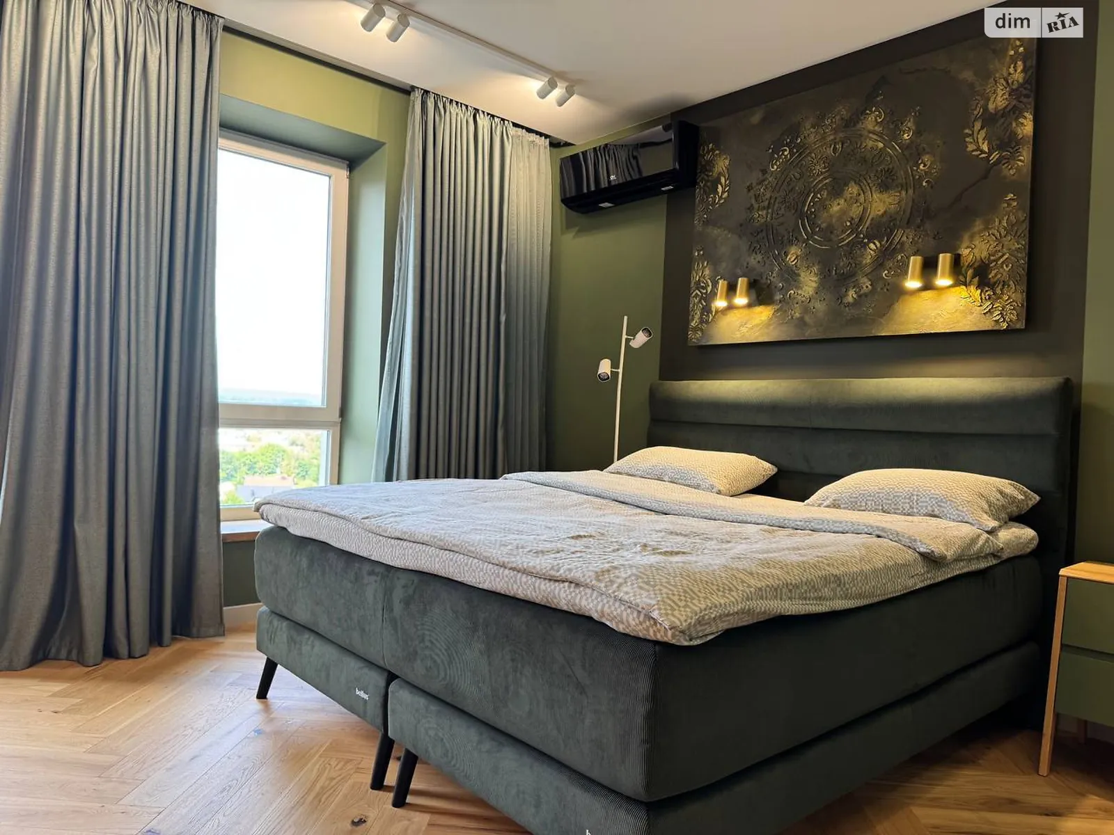 Продается 3-комнатная квартира 95 кв. м в Ивано-Франковске, ул. Приозерная, 28 - фото 1