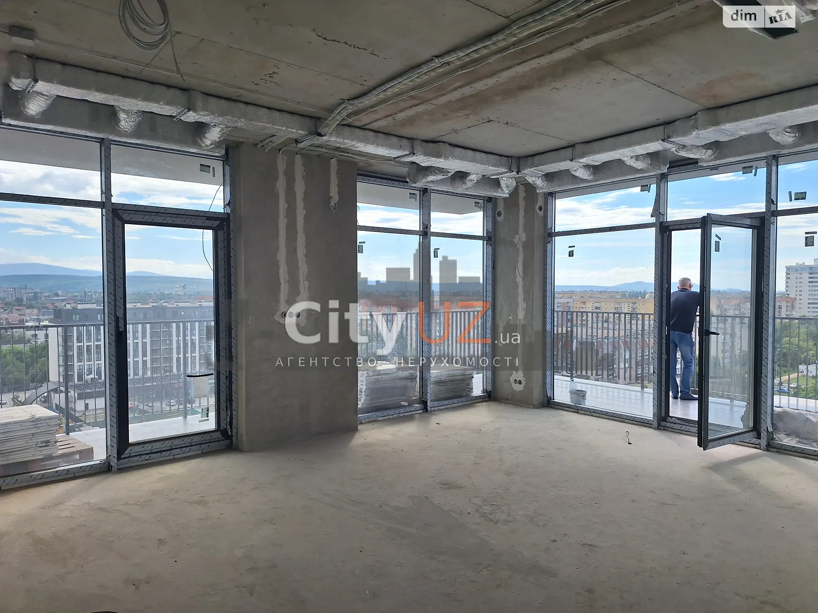 Продается 2-комнатная квартира 107 кв. м в Ужгороде, ул. Бабьяка, 1Б - фото 1