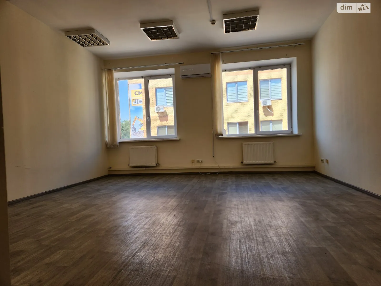 Сдается в аренду офис 65.89 кв. м в бизнес-центре, цена: 11201 грн - фото 1