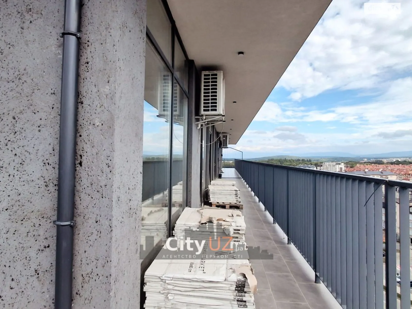 Продается 2-комнатная квартира 107 кв. м в Ужгороде, ул. Бабьяка, 1Б - фото 1