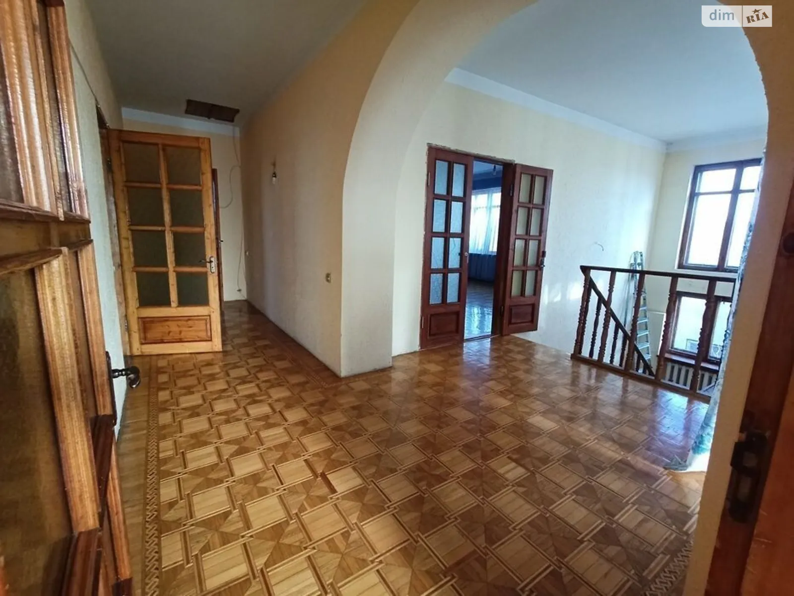 Продается дом на 2 этажа 385 кв. м с мансардой, цена: 165000 $ - фото 1