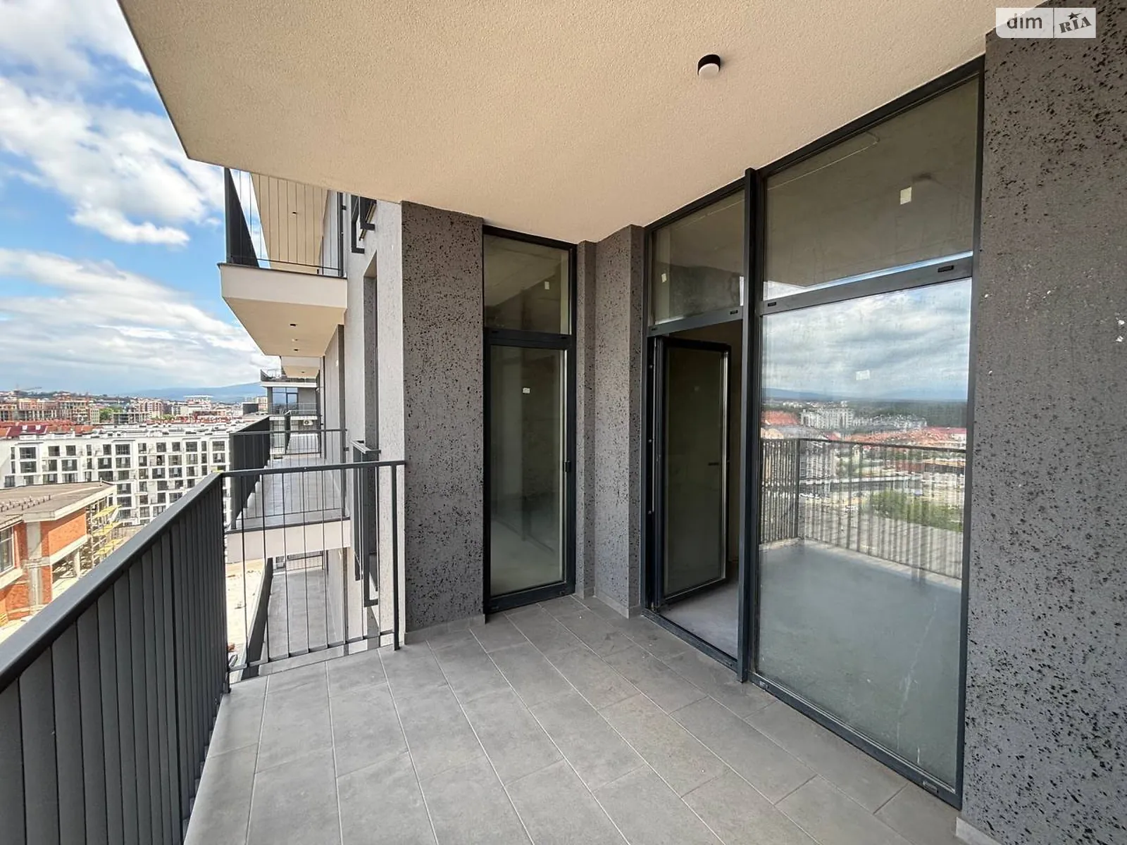 Продається 1-кімнатна квартира 45 кв. м у Ужгороді, вул. Миколи Бобяка, 1Г - фото 1