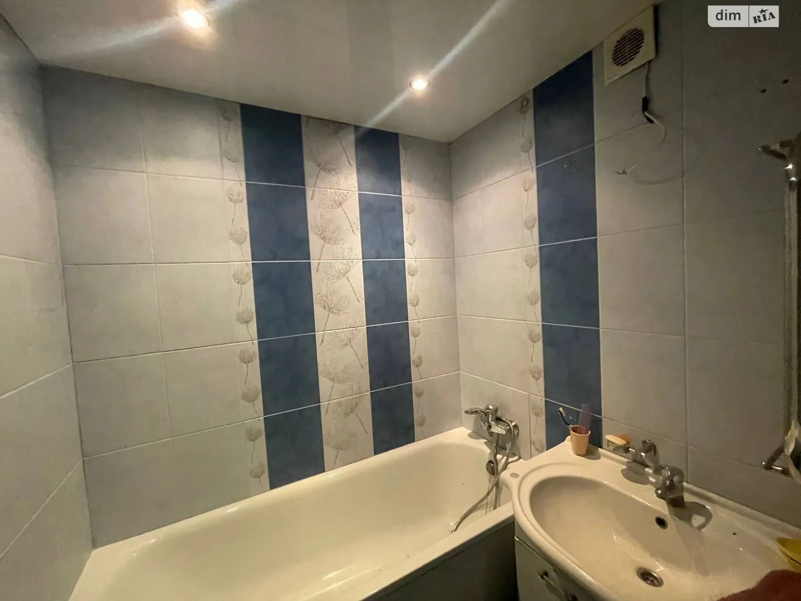 Продается 3-комнатная квартира 64.1 кв. м в Днепре, Донецкое шоссе, 1 - фото 1