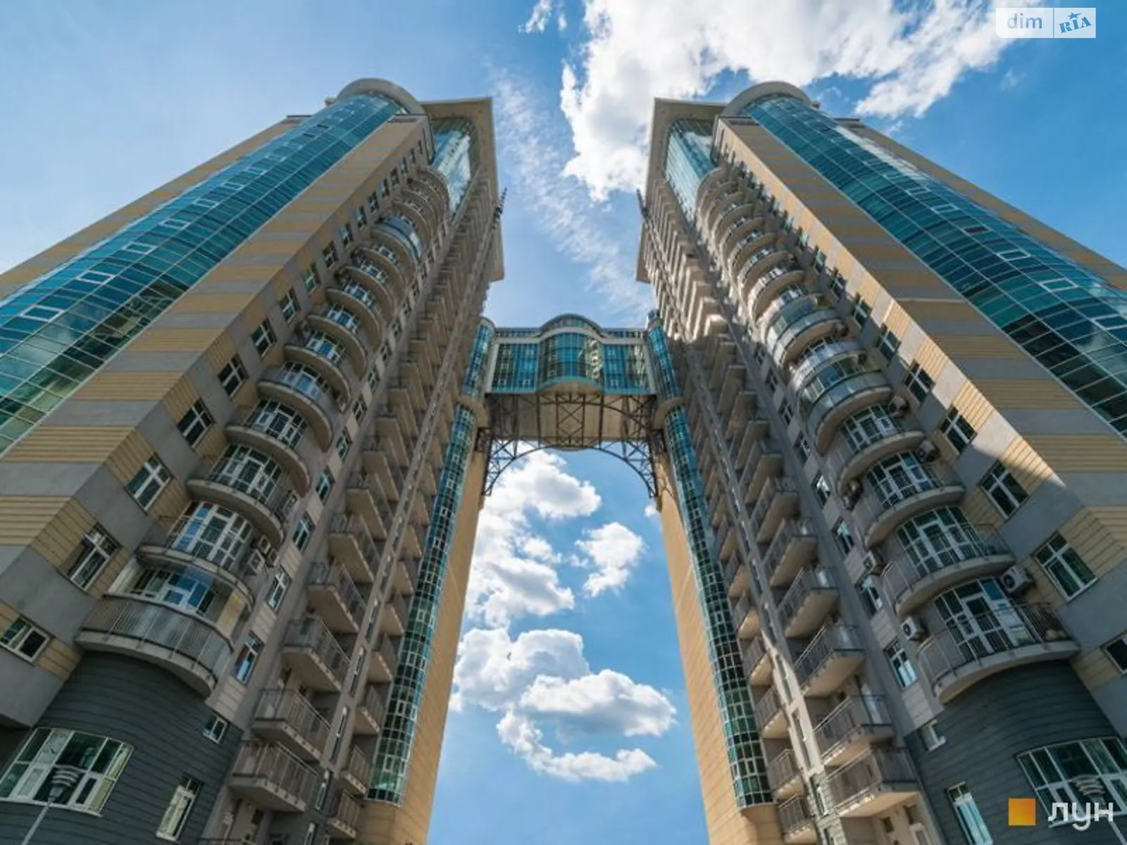 Продается 4-комнатная квартира 197.3 кв. м в Киеве, ул. Зверинецкая, 59 - фото 1