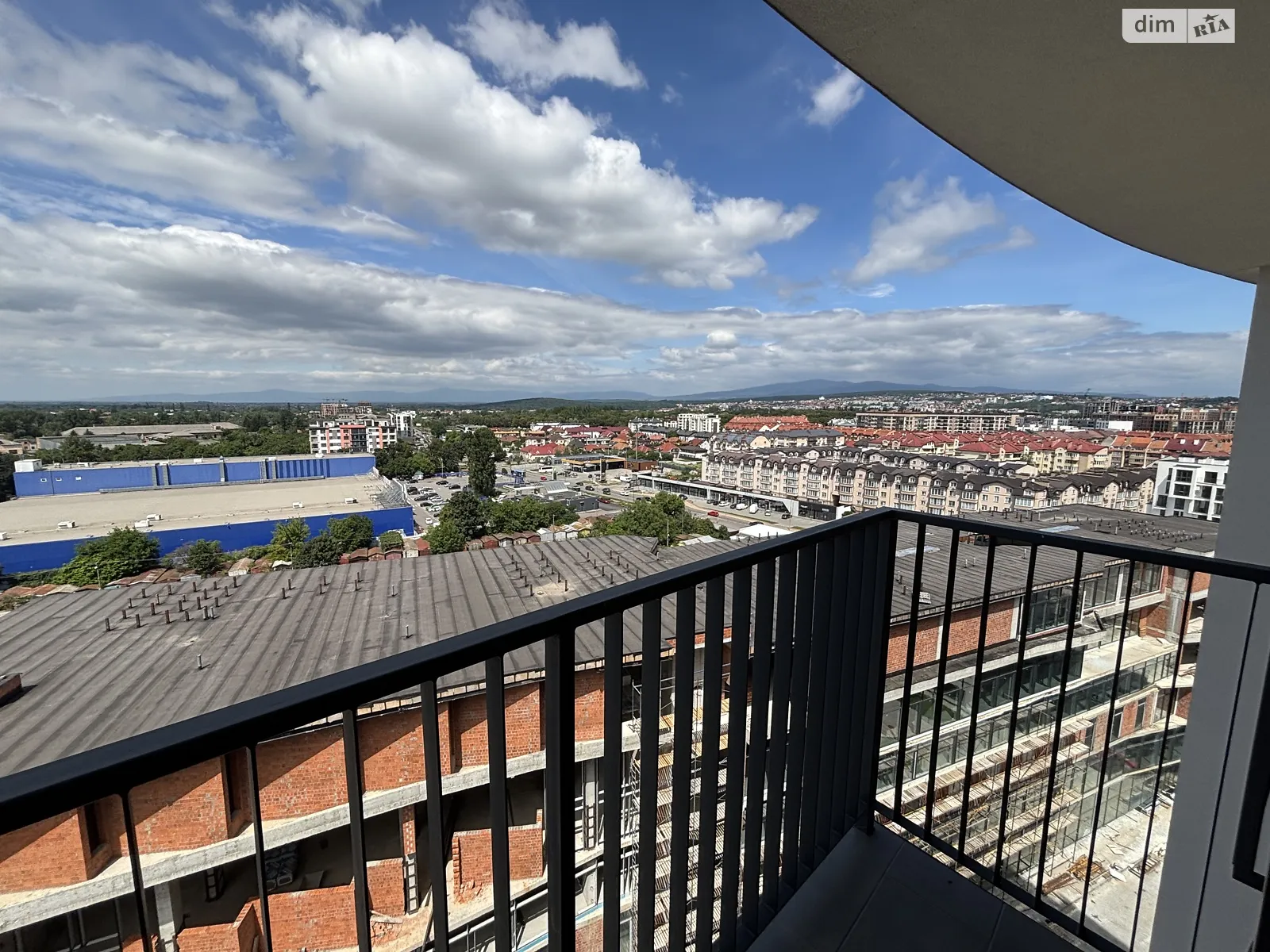 Продається 1-кімнатна квартира 43 кв. м у Ужгороді, вул. Миколи Бобяка, 1Г - фото 1