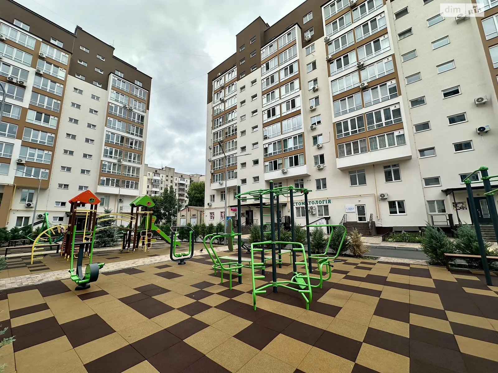 Продается 2-комнатная квартира 69.5 кв. м в Виннице, просп. Юности - фото 1