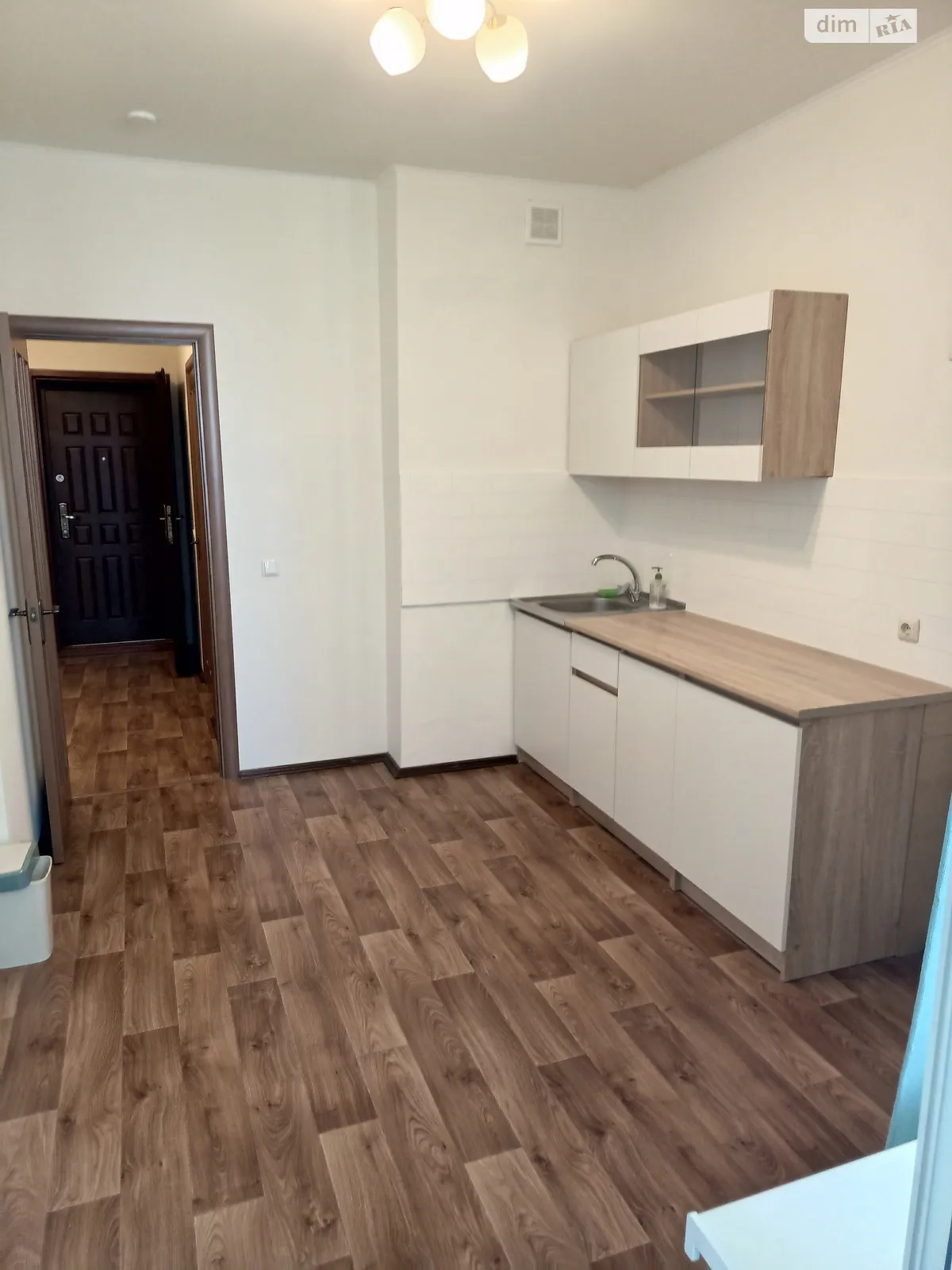 Продается 1-комнатная квартира 40 кв. м в Киеве, ул. Урловская, 23 - фото 1