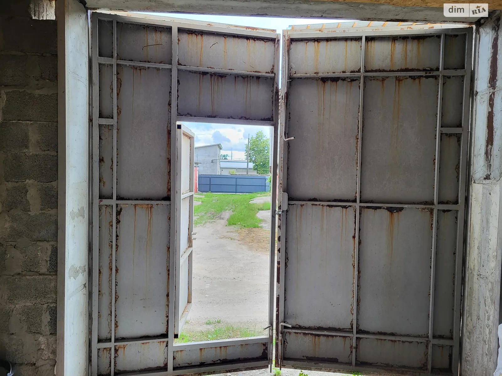 Продается отдельно стоящий гараж универсальный на 62.13 кв. м, цена: 17999 $ - фото 1