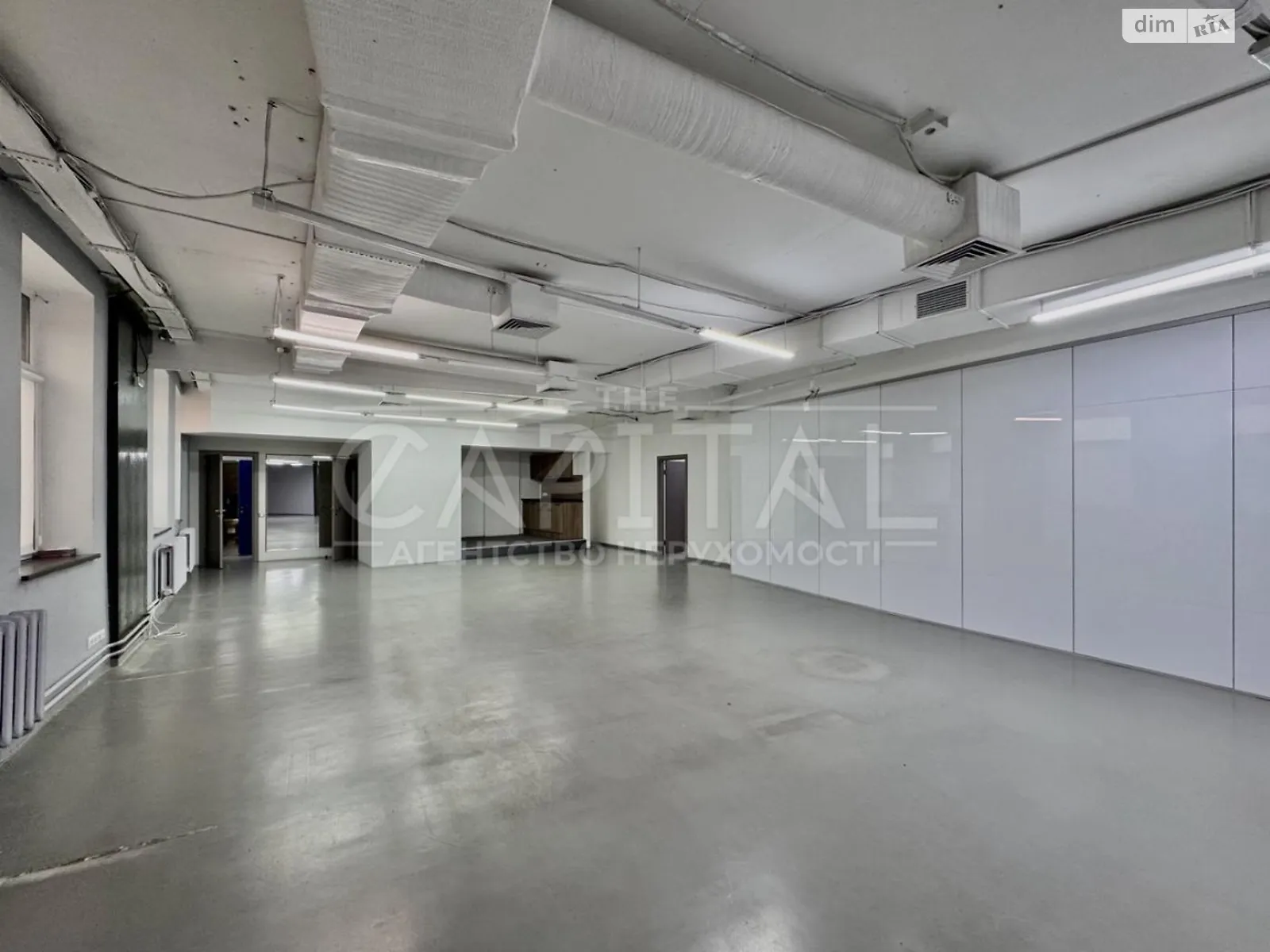 Сдается в аренду офис 412 кв. м в бизнес-центре, цена: 8250 $ - фото 1