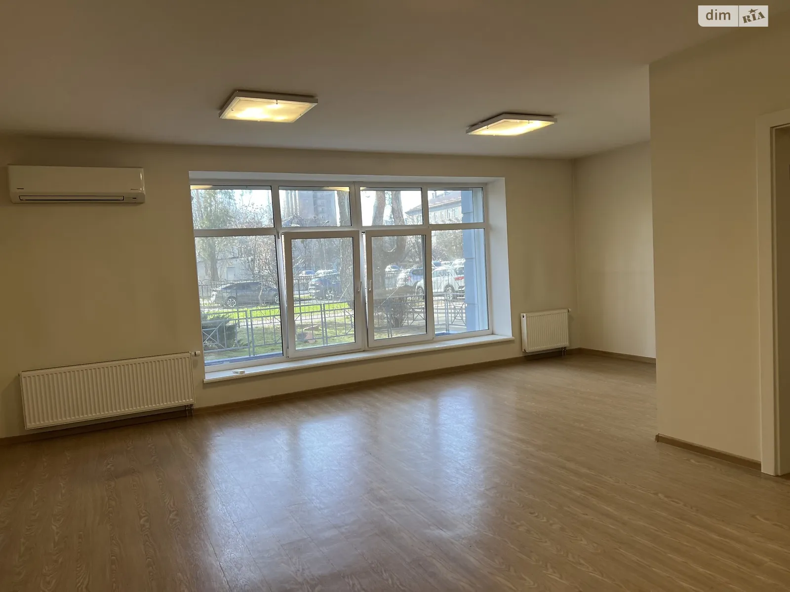 Сдается в аренду офис 140 кв. м в бизнес-центре, цена: 75000 грн - фото 1