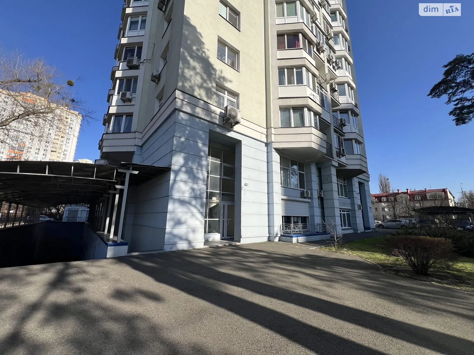 Сдается в аренду офис 300 кв. м в бизнес-центре, цена: 120000 грн - фото 1