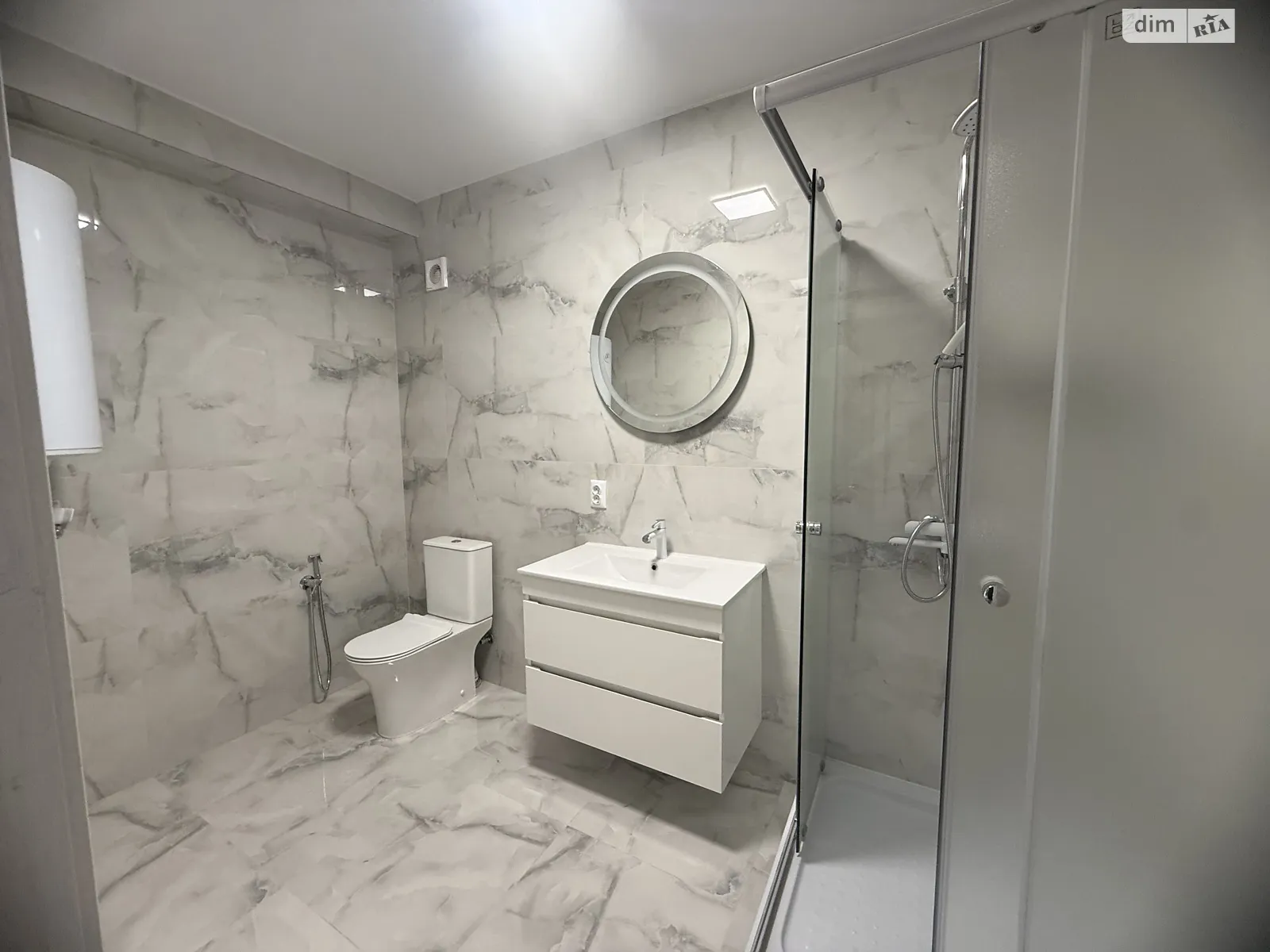 Продается 2-комнатная квартира 73.4 кв. м в Ужгороде, ул. Героев 128-й бригады(8-го Марта), 48А корпус 2 - фото 1