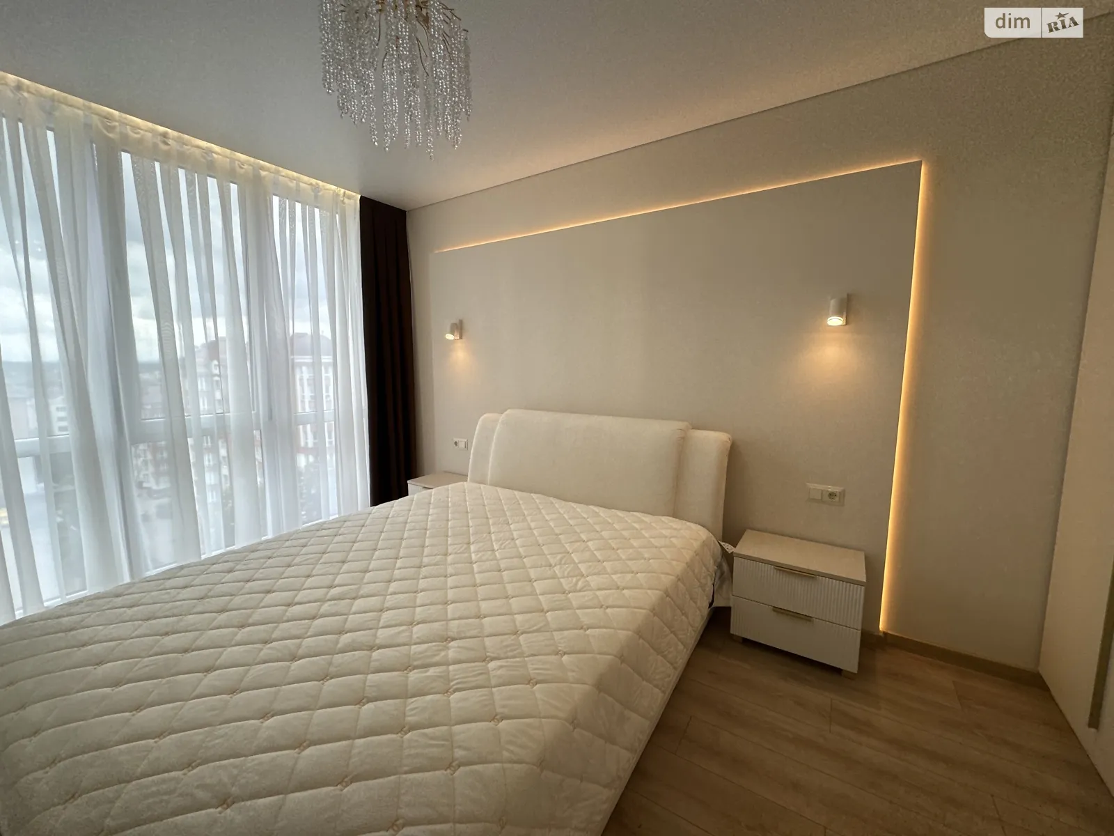 Продается 1-комнатная квартира 42.5 кв. м в Ивано-Франковске, ул. Бандеры Степана, 79 - фото 1