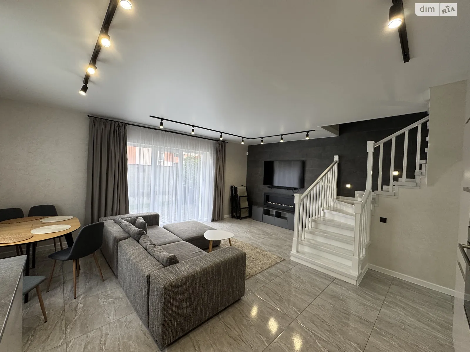 Продается дом на 2 этажа 125 кв. м с беседкой, цена: 180000 $ - фото 1