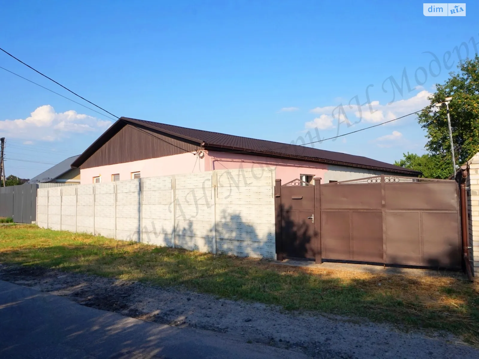 Продается одноэтажный дом 201.6 кв. м с террасой, цена: 110000 $ - фото 1
