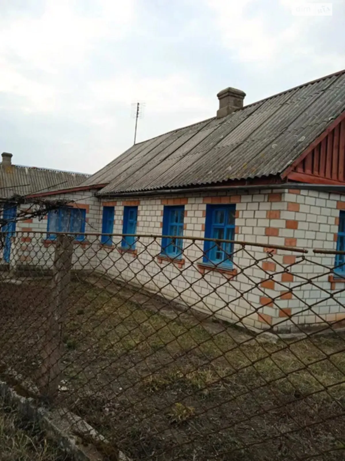 Продается одноэтажный дом 60 кв. м с подвалом, цена: 15000 $ - фото 1