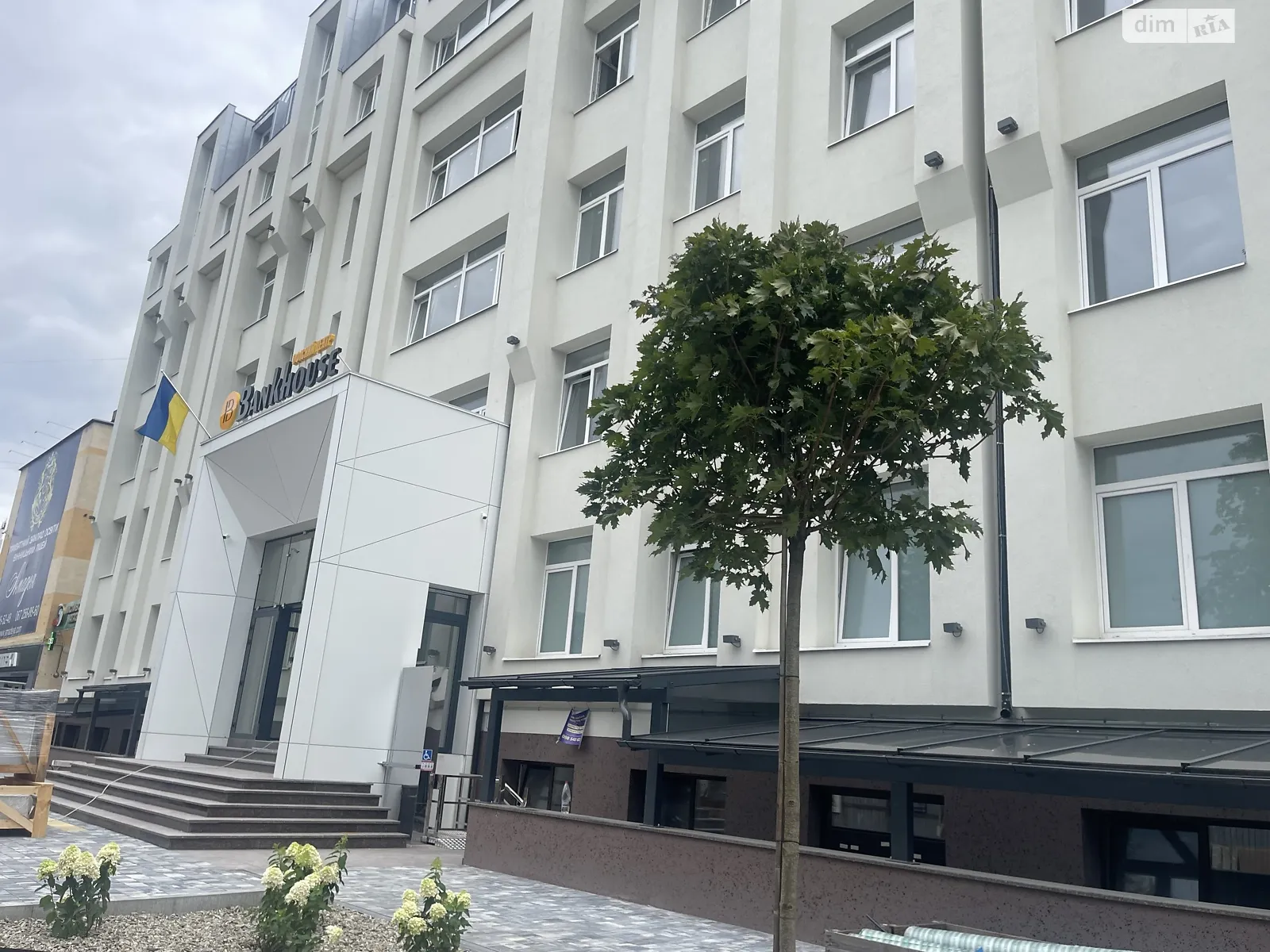 Сдается в аренду офис 18 кв. м в бизнес-центре, цена: 216 $ - фото 1
