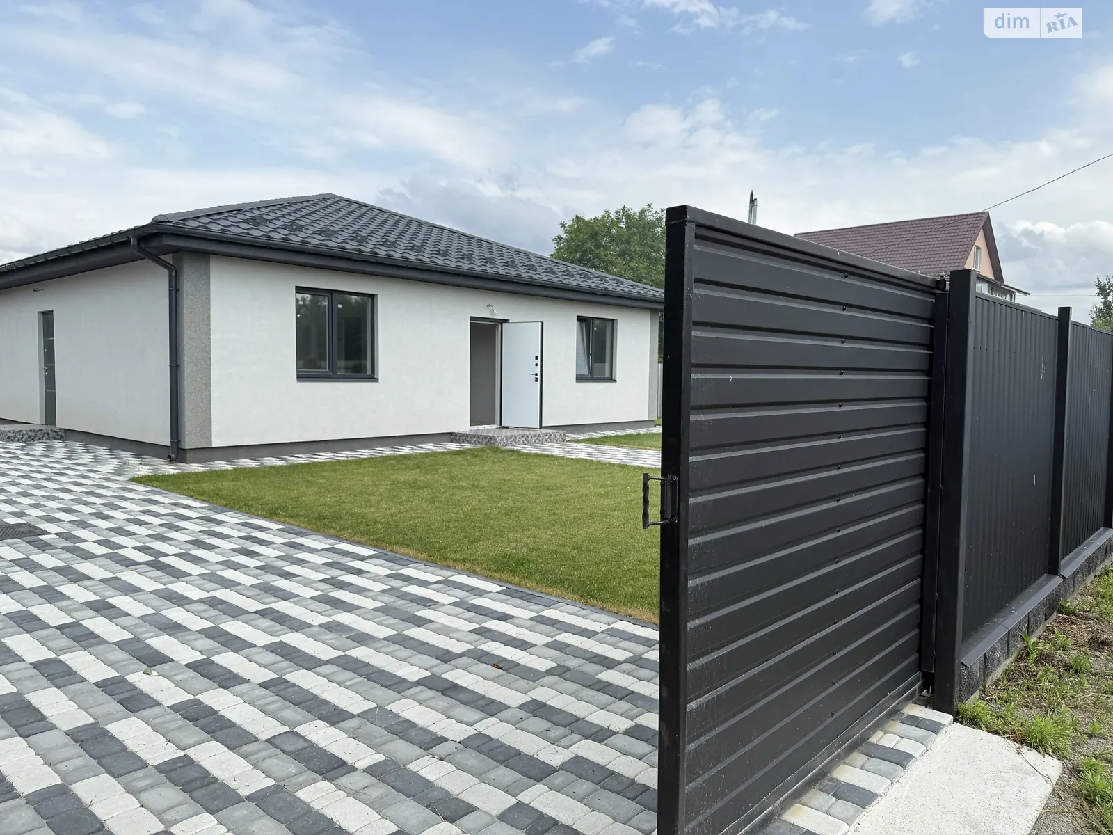 Продается одноэтажный дом 107 кв. м с беседкой, цена: 69000 $ - фото 1