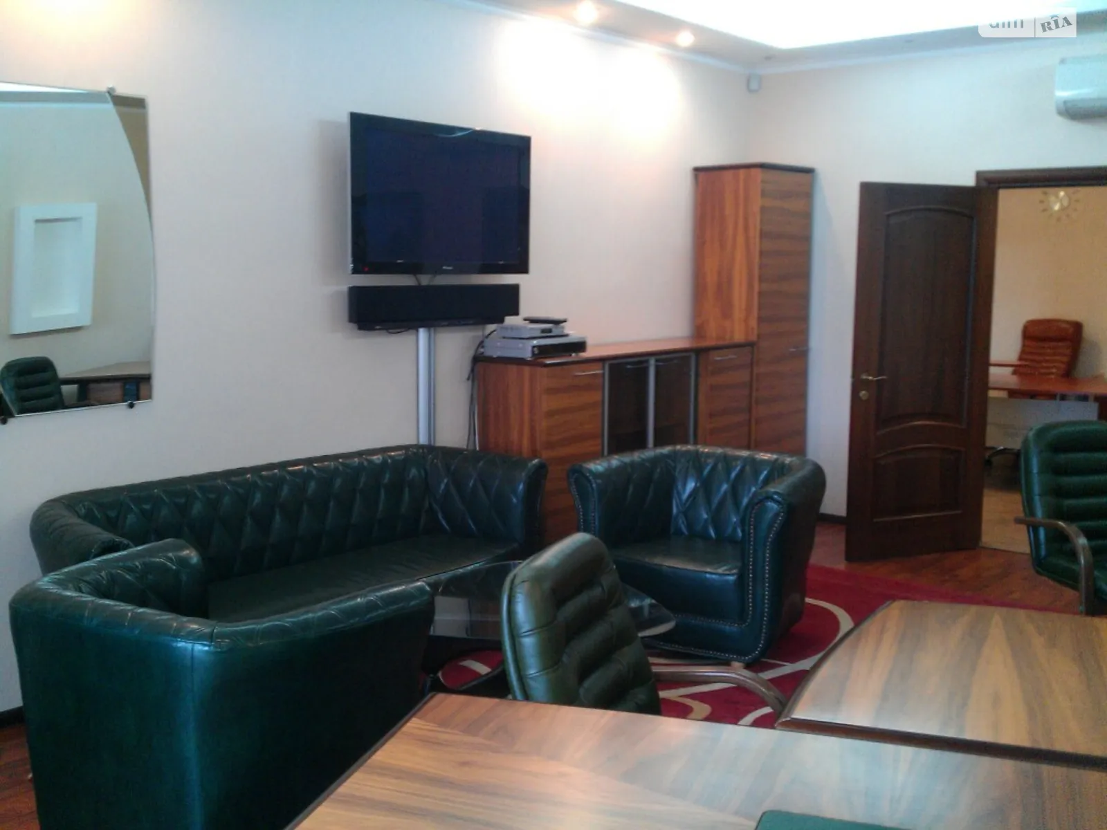 Продается 3-комнатная квартира 142.4 кв. м в Киеве, ул. Коновальца Евгения, 32Б - фото 1