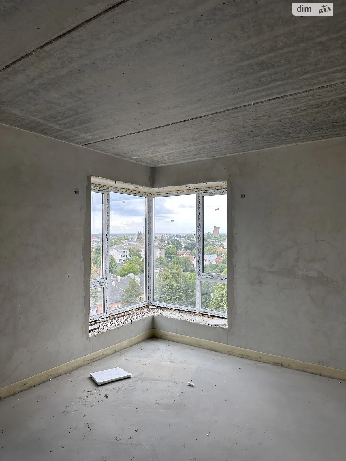 Продается 1-комнатная квартира 50.3 кв. м в Ивано-Франковске, ул. Волошина Августина, 2А - фото 1