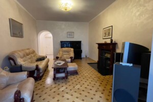 Довгострокова оренда квартири, Київ, р‑н. Липки, ст.м. Майдан Незалежності, Дарвіна вулиця, буд. 5