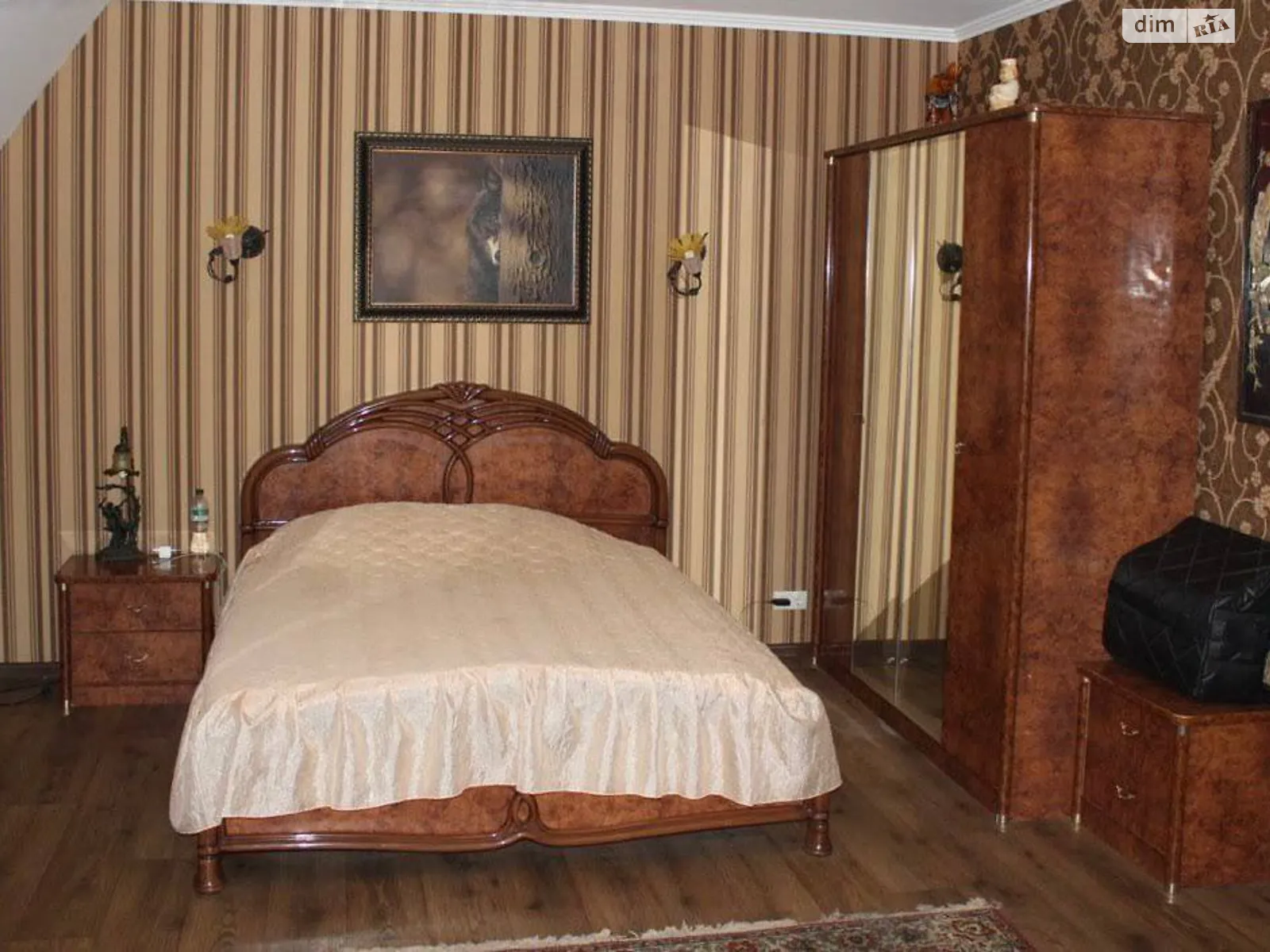 Продается дом на 2 этажа 293.2 кв. м с садом, цена: 450000 $ - фото 1