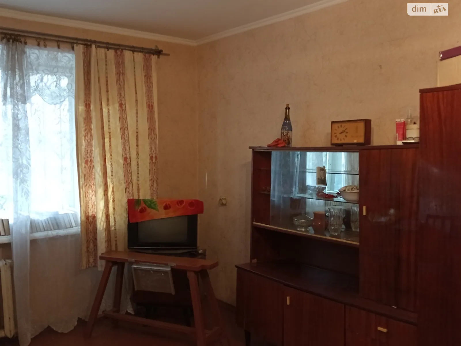 Продается 1-комнатная квартира 29 кв. м в Днепре, просп. Поля Александра - фото 1
