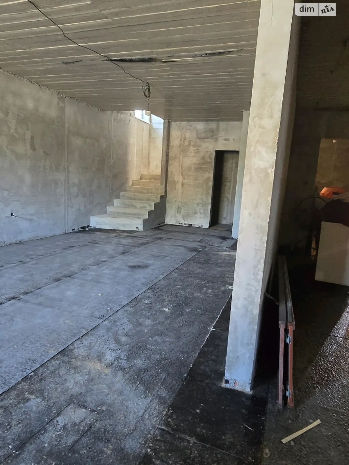 Продается дом на 2 этажа 281 кв. м с беседкой, цена: 145000 $ - фото 1