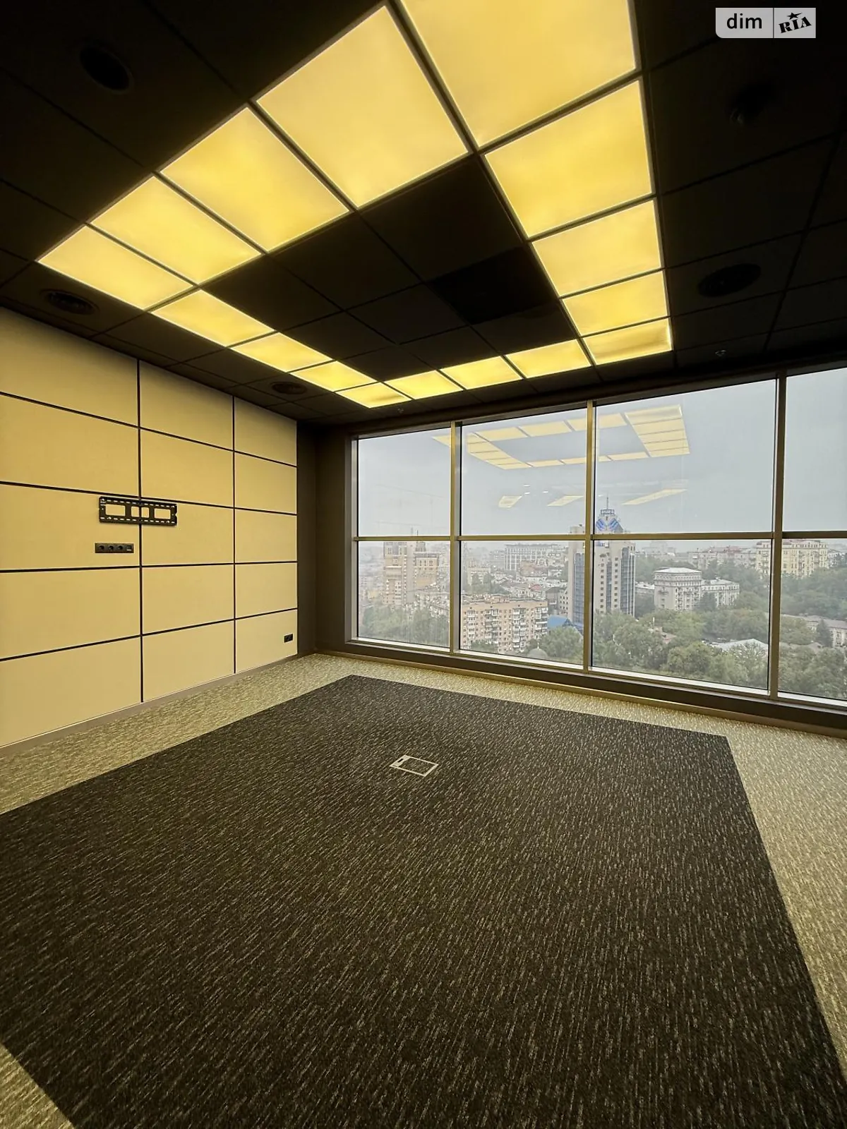 Сдается в аренду офис 330 кв. м в бизнес-центре, цена: 13860 $ - фото 1