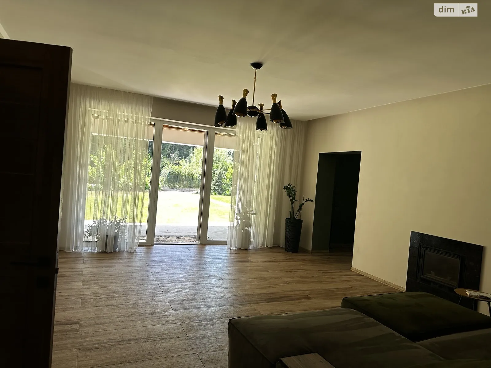 Продается одноэтажный дом 205 кв. м с подвалом, цена: 300000 $ - фото 1