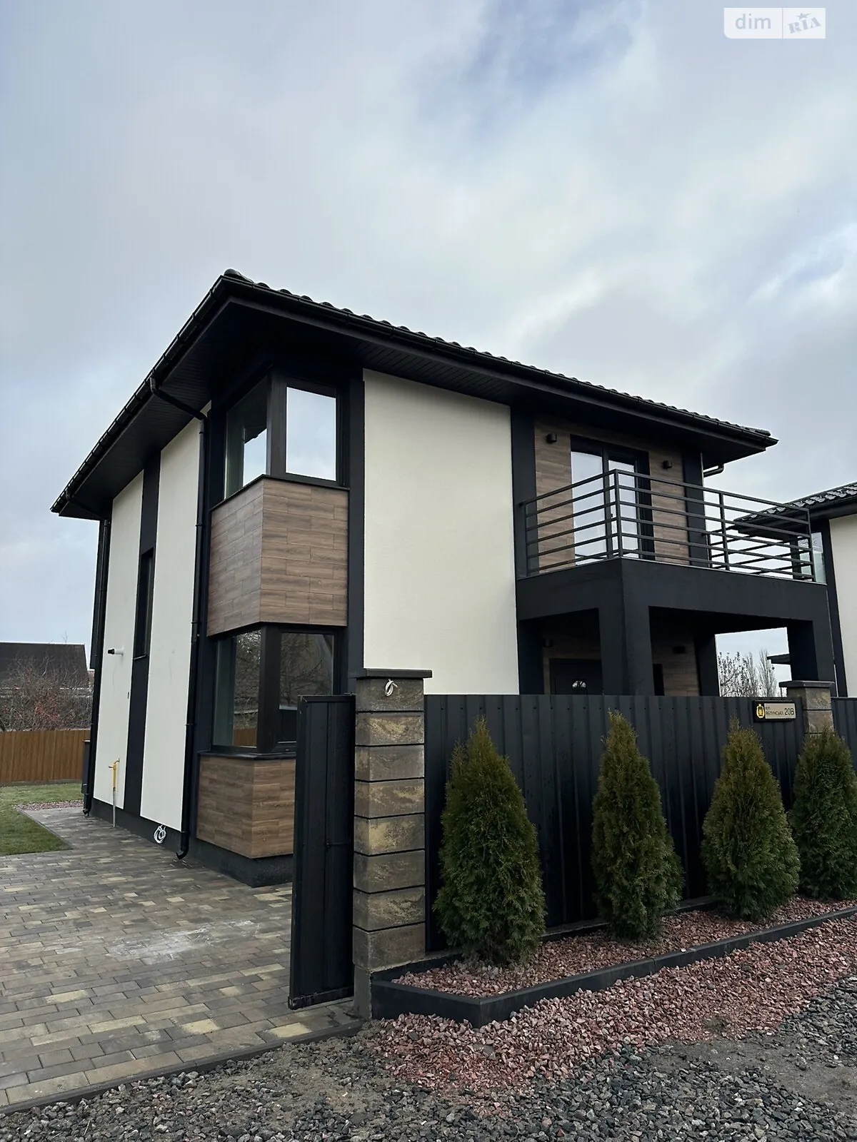Продается дом на 2 этажа 119 кв. м с участком, цена: 195000 $ - фото 1