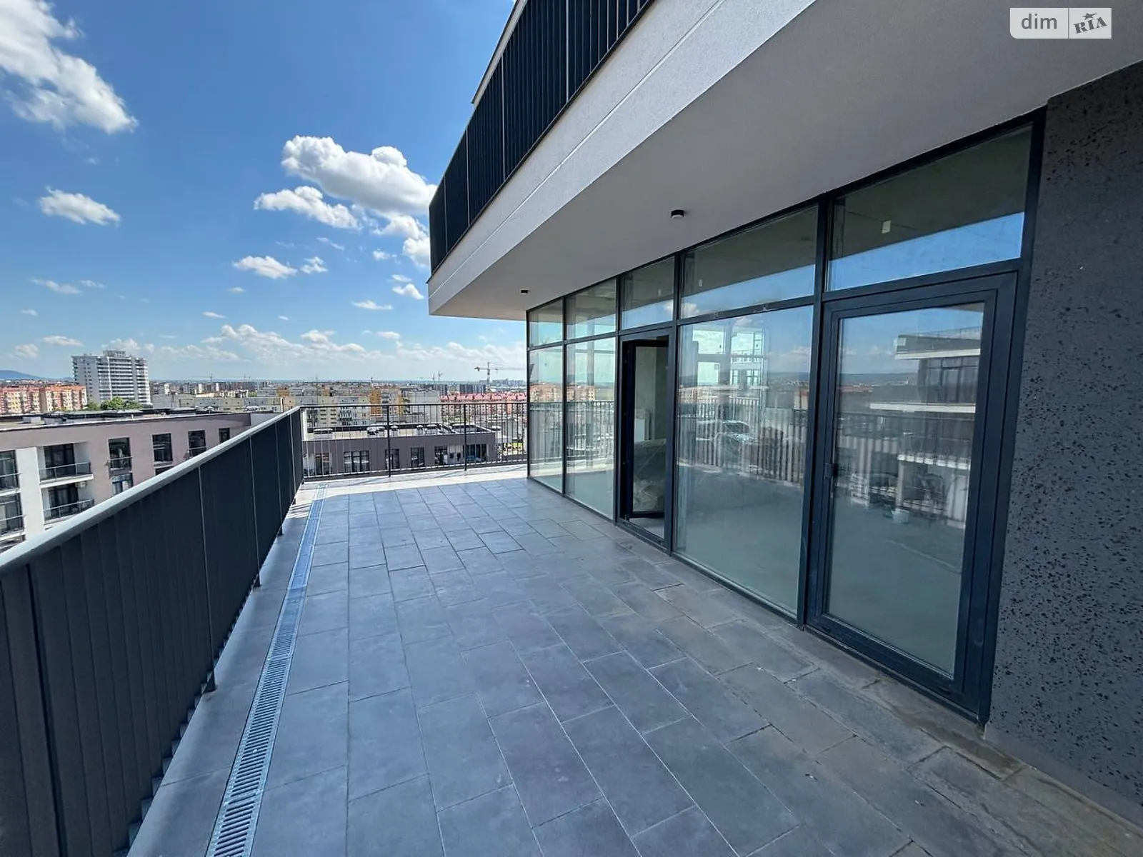 Продається 2-кімнатна квартира 72.89 кв. м у Ужгороді, вул. Миколи Бобяка, 1Г - фото 1