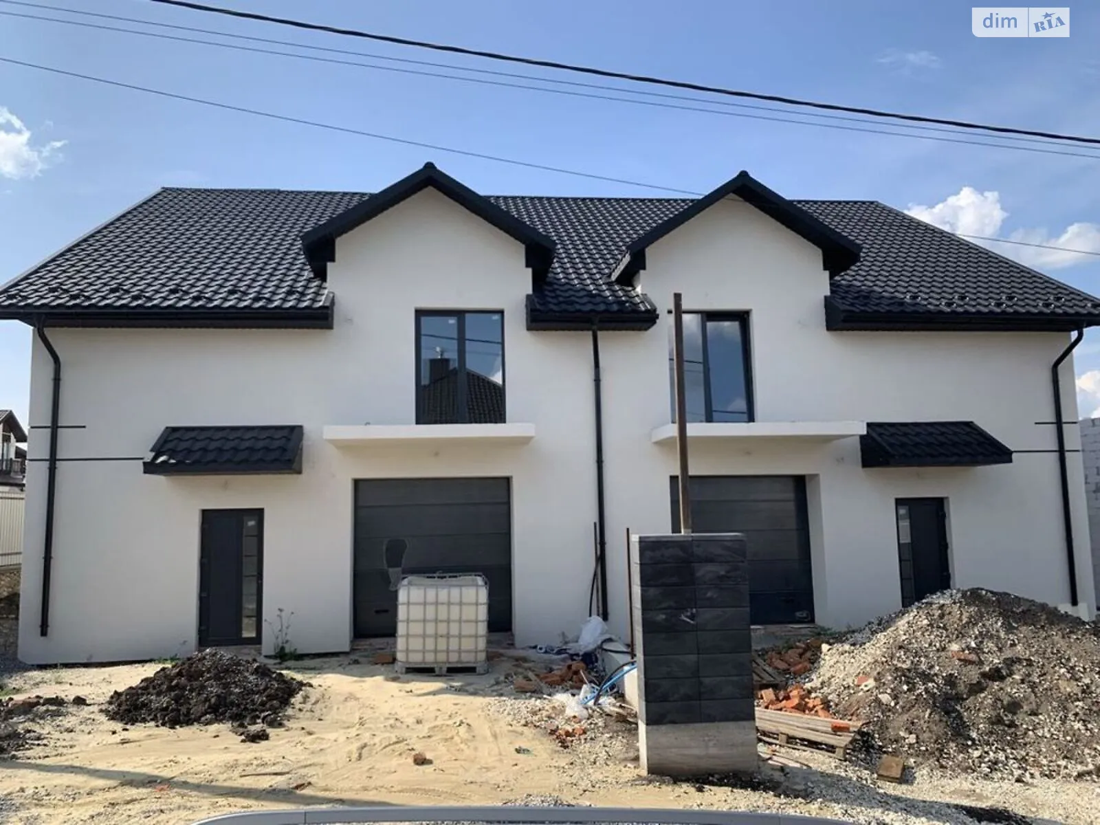 Продается дом на 2 этажа 185 кв. м с бассейном, цена: 78000 $ - фото 1