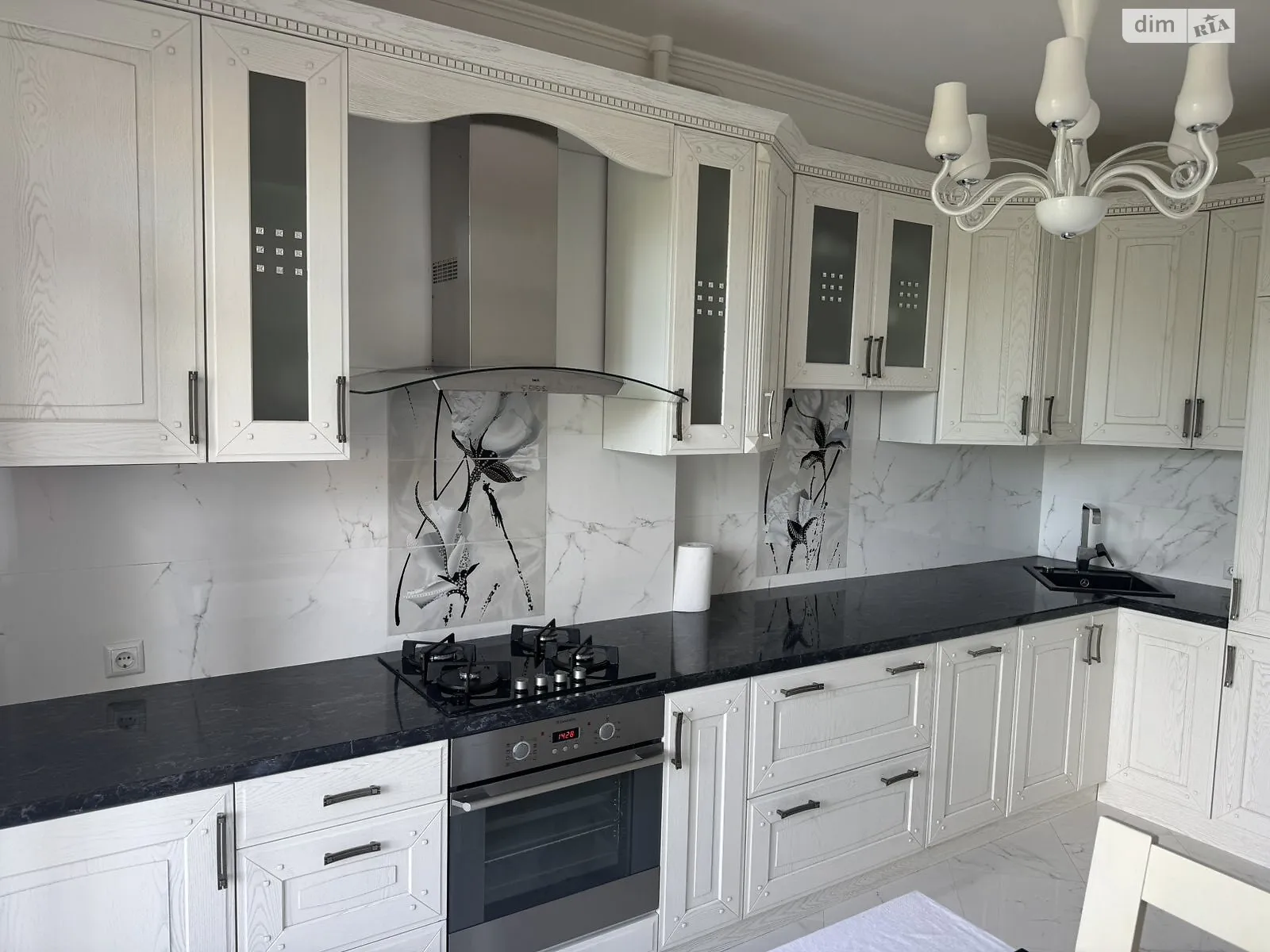 Продается 3-комнатная квартира 97 кв. м в Трускавце, ул. Саломеи Крушельницкой - фото 1