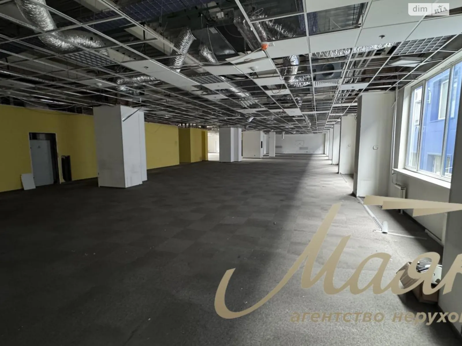 Сдается в аренду офис 1500 кв. м в бизнес-центре, цена: 14400 $ - фото 1